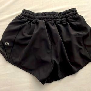 Lululemon Hotty Hot Low-Rise Lined Shorts 2.5”